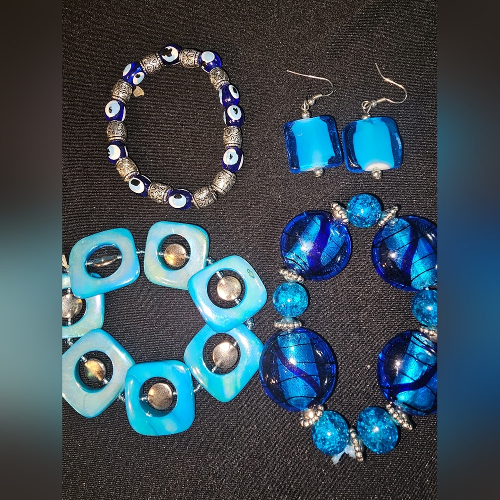 5 pc. Blue Jewelry Lot Stretchy Bracelets Pierced Earrings